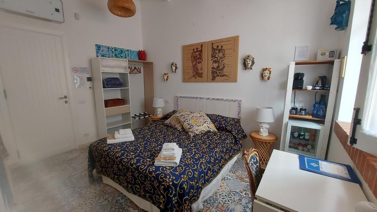 Vfh Villa Flavia Eco B&B - 50 Metri Dal Mare Santa Flavia Exteriör bild